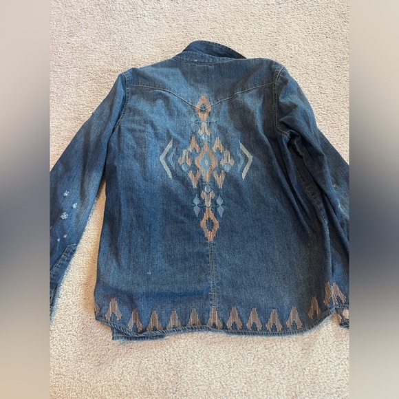 Urban Outfitters denim buttondown - Picture 1 of 6